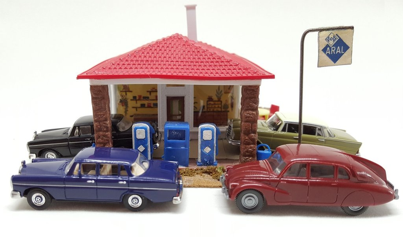 Illustration for article titled Surprise Saturday - HO Scale Aral Station
